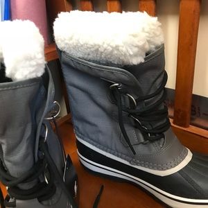 SOREL weather proof boot. Outdoor rain/work boot